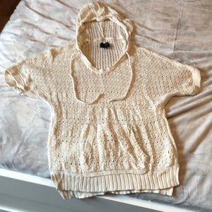 American Eagle shorts sleeve hooded top.